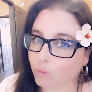 Meet your Posher, Nikole